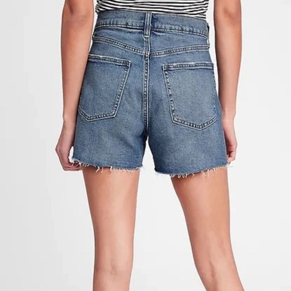 Gap Women's Distressed Denim Shorts size 14 - Picture 3 of 9